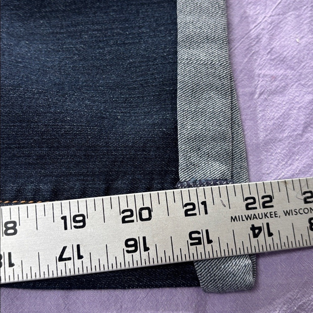 Torrid crop jeans in size 14 dark wash, lots of stretch. - Picture 7 of 12